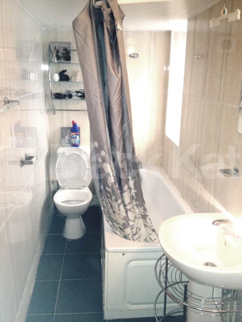 			NEW INSTRUCTION (Private Garden), 1 Bedroom, 1 bath, 1 reception Ground Floor Flat			 Raynham Road, HAMMERSMITH