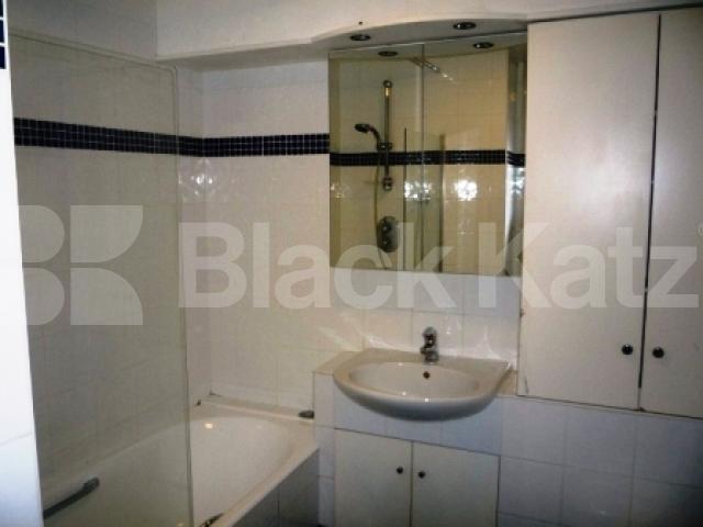 			2 Bed Garden Flat in Muswell Hill, 2 Bedroom, 1 bath, 1 reception Ground Floor Maisonette			 Woodland Gardens, Muswell Hill