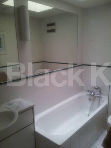 			LOCATION LOCATION LOCATION!, 1 Bedroom, 1 bath, 1 reception Flat			 Garrick Street, COVENT GARDEN