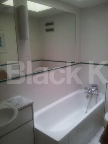 			LOCATION LOCATION LOCATION!, 2 Bedroom, 1 bath, 1 reception Flat			 Garrick Street, COVENT GARDEN