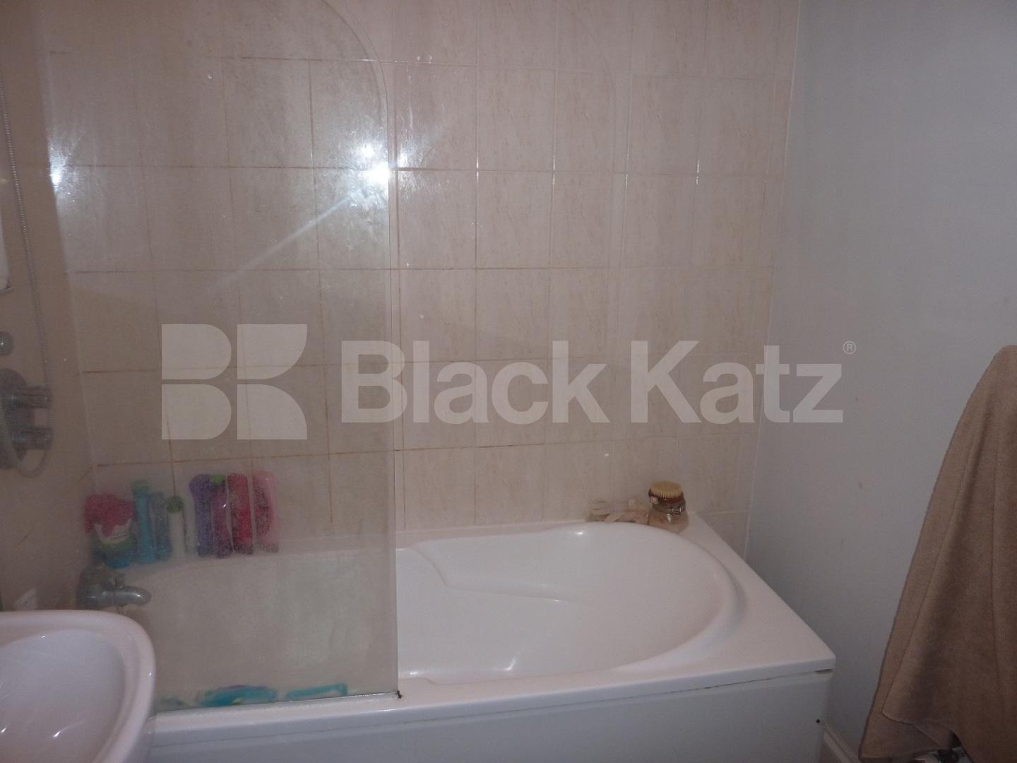 			3 Bedroom, 1 bath, 1 reception Flat			 Salterton Road, Holloway