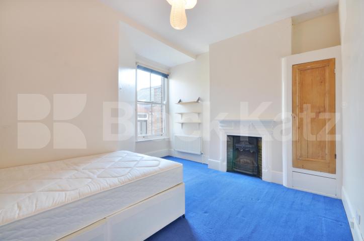 			Large Property !, 2 Bedroom, 1 bath, 1 reception Flat			 Fortis Green Road, Muswell Hill