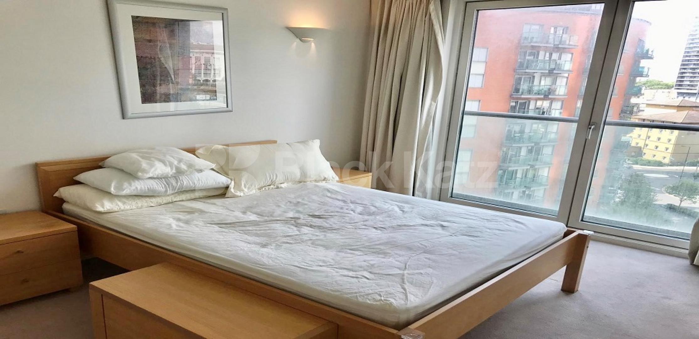 			LET , 2 Bedroom, 1 bath, 1 reception Apartment			 New Providence Wharf, Blackwell