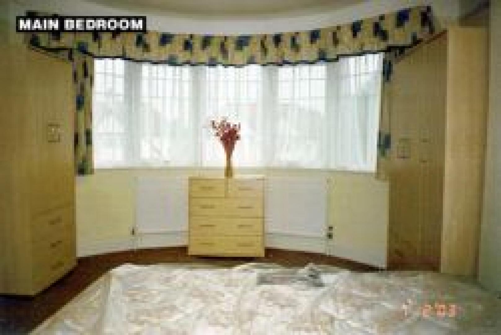 			VIEWINGS ARE HIGHLY RECOMMENDED!, 2 Bedroom, 1 bath, 1 reception Flat			 Cricklewood Lane, CRICKLEWOOD NW2