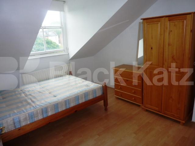 			NEW INSTRUCTION , 2 Bedroom, 1 bath, 1 reception House			 Tollington road, Holloway