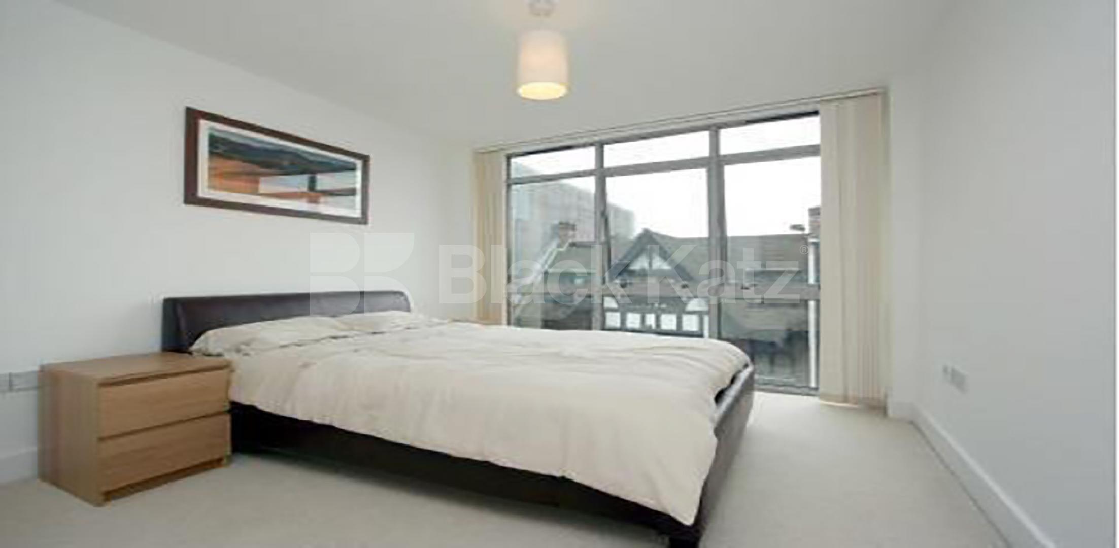 			NEW INSTRUCTION , 2 Bedroom, 1 bath, 1 reception Apartment			 Fossil Court, Long Lane, SE1, London Bridge