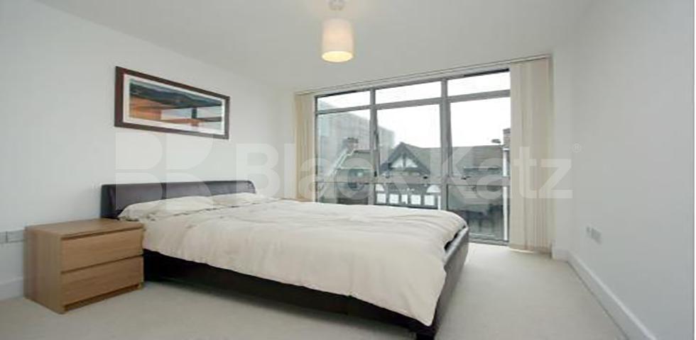 			NEW INSTRUCTION , 2 Bedroom, 1 bath, 1 reception Apartment			 Fossil Court, Long Lane, SE1, London Bridge