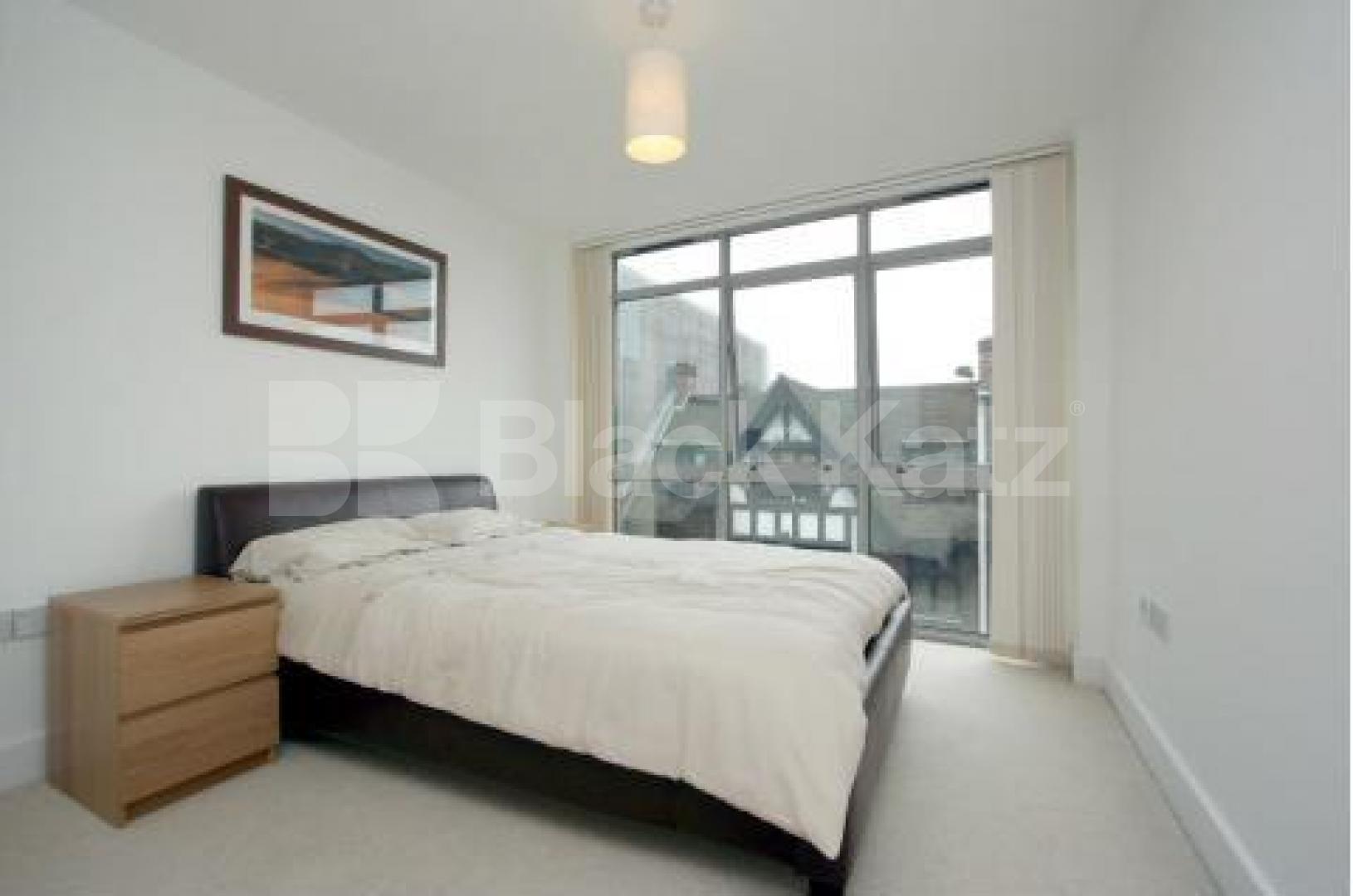 			NEW INSTRUCTION, 2 Bedroom, 1 bath, 1 reception Apartment			 Fossil Court, Long Lane, SE1, London Bridge