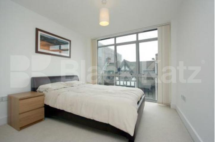 			NEW INSTRUCTION, 2 Bedroom, 1 bath, 1 reception Apartment			 Fossil Court, Long Lane, SE1, London Bridge