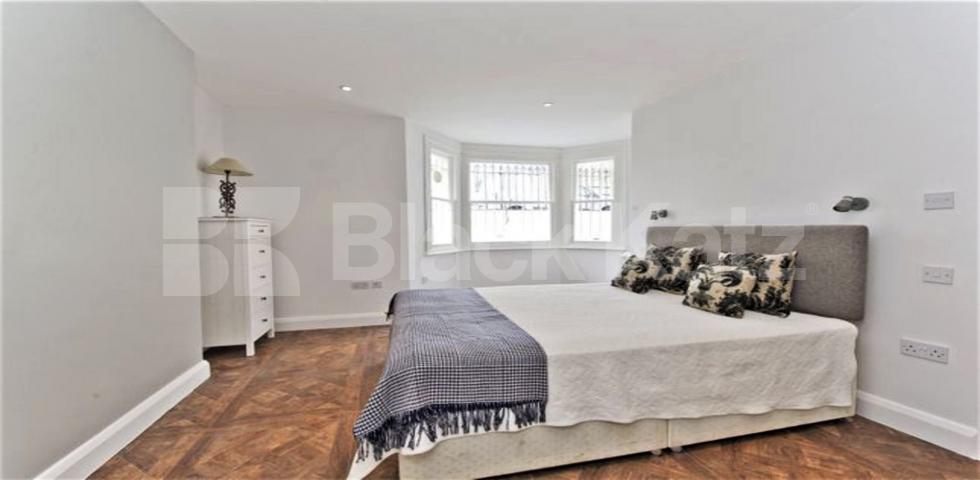 			3 Bedroom, 1 bath, 1 reception Apartment			 Chesson Road, WEST KENSINGTON / FULHAM 