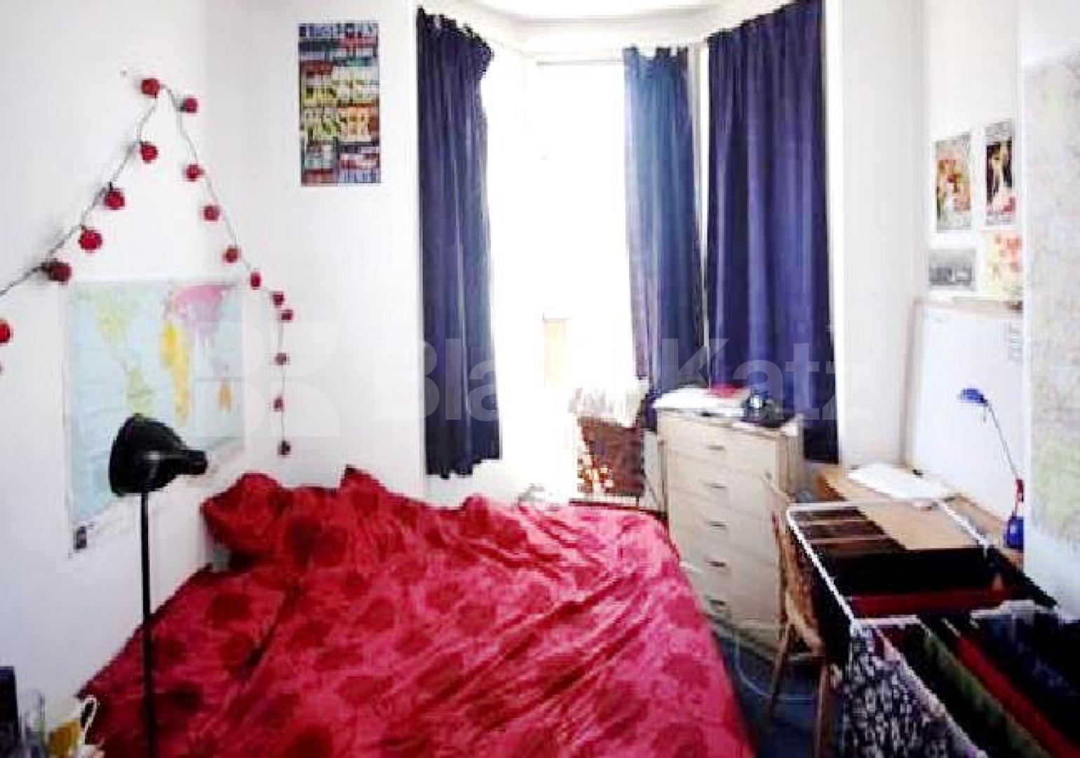 			NEW INSTRUCTION / GREAT FOR STUDENTS!!! Available mid August!, 4 Bedroom, 1 bath, 1 reception Flat			 Royal college street, Camden