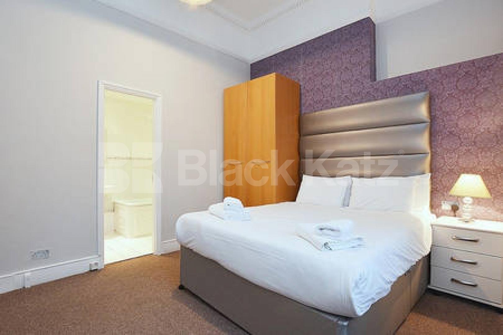 			MINUTES TO REGENTS PARK!, 2 Bedroom, 1 bath, 1 reception Flat			 Devonshire Place, REGENTS PARK