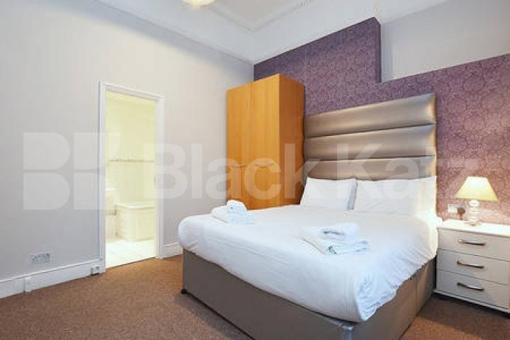 			MINUTES TO REGENTS PARK!, 2 Bedroom, 1 bath, 1 reception Flat			 Devonshire Place, REGENTS PARK