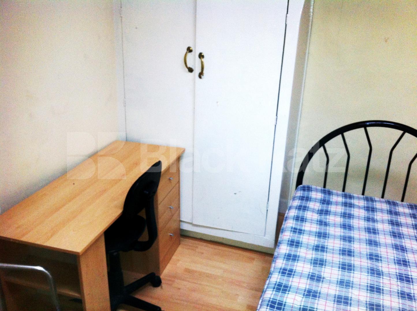 			NEW INSTRUCTION!, 3 Bedroom, 1 bath, 1 reception Flat			 Goodge Street, TOTTENHAM CRT. ROAD