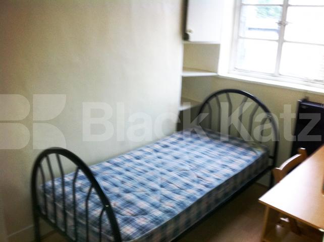 			NEW INSTRUCTION!, 3 Bedroom, 1 bath, 1 reception Flat			 Goodge Street, TOTTENHAM CRT. ROAD