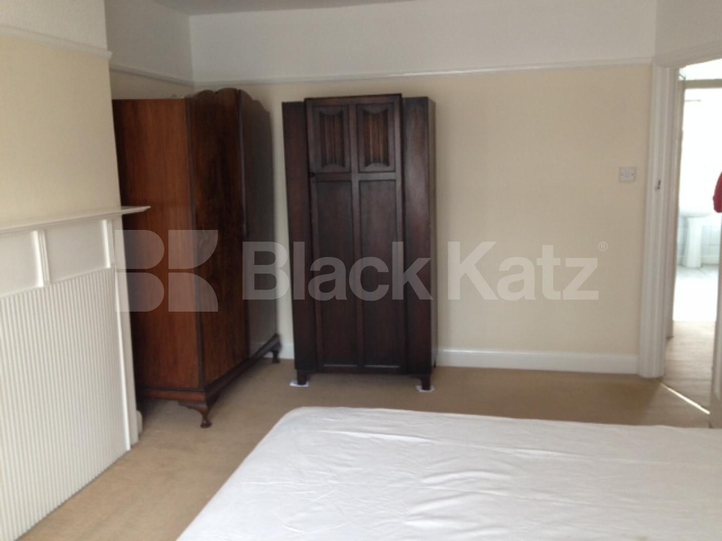 			NEW INSTRUCTION, 4 Bedroom, 1 bath, 1 reception House			 Ramillies road, Chiswick