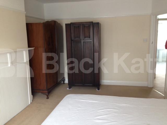 			NEW INSTRUCTION, 4 Bedroom, 1 bath, 1 reception House			 Ramillies road, Chiswick