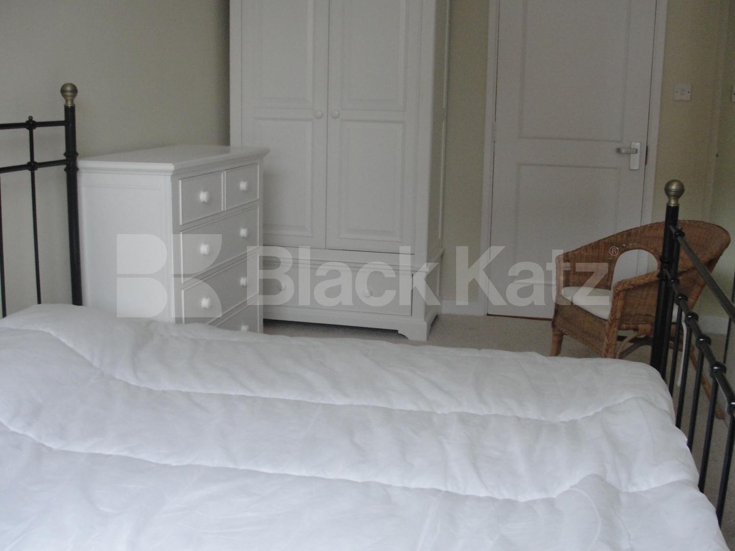 			LET , 1 Bedroom, 1 bath, 1 reception Flat			 Vauxhall Bridge Road, Pimlico