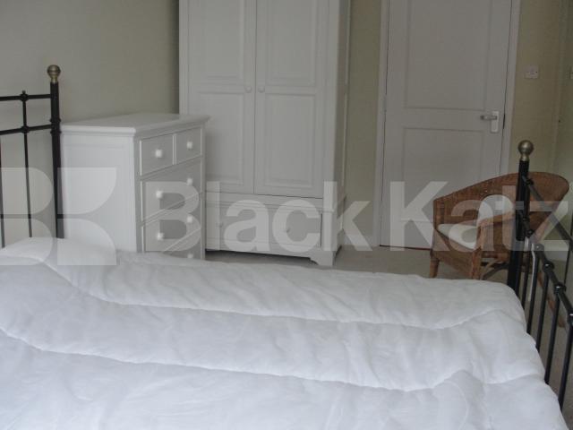 			LET , 1 Bedroom, 1 bath, 1 reception Flat			 Vauxhall Bridge Road, Pimlico