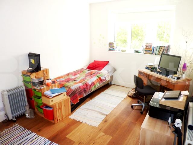 			NEW INSTRUCTION! GREAT LOCATION!!!, 2 Bedroom, 1 bath, 1 reception Flat			 Cromer Street , KINGS CROSS / RUSSELL SQ 