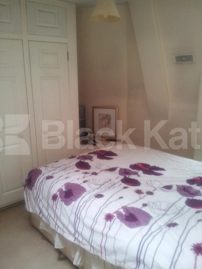 			LOCATION LOCATION LOCATION!, 1 Bedroom, 1 bath, 1 reception Flat			 Garrick Street, COVENT GARDEN