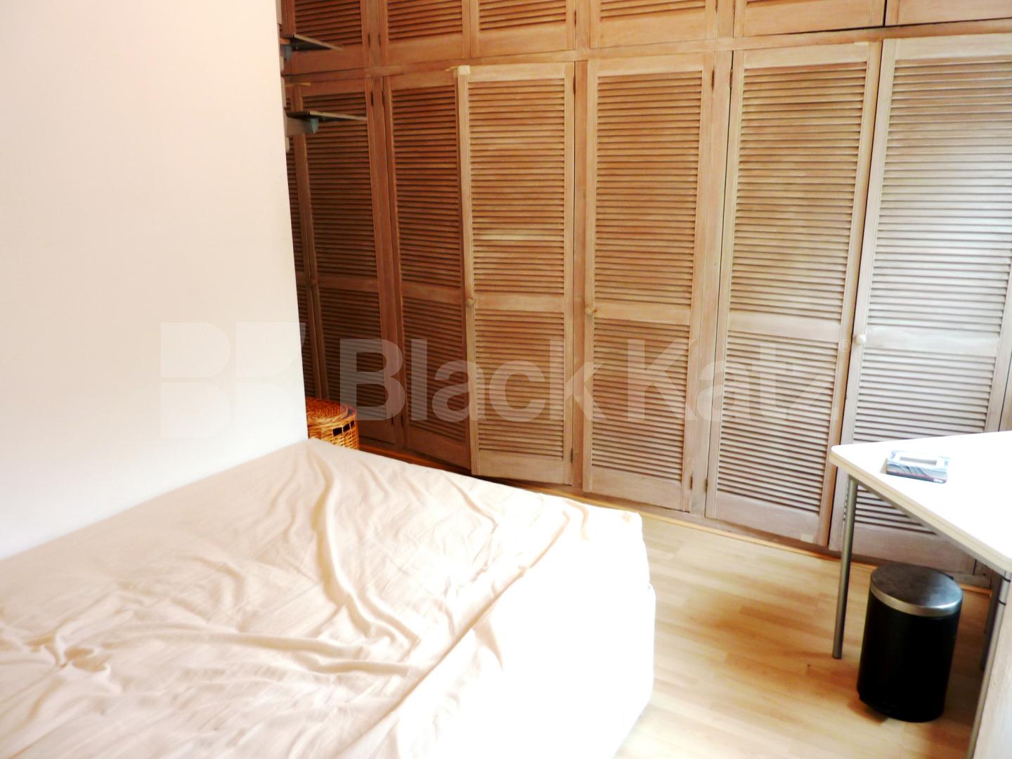 			NEW INSTRUCTION / AVAILABLE NOW!!!, 2 Bedroom, 1 bath, 1 reception Flat			 Parliment hill, Hampstead