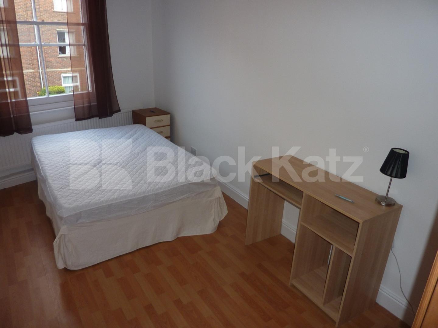 			NEW INSTRUCTION!, 2 Bedroom, 1 bath, 1 reception Flat			 Portobello road, Ladbroke grove