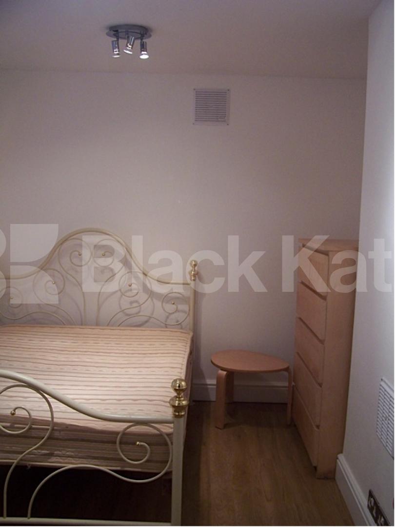 Generous living space 1 Bedroom, Part Furnished Flat in Tabor Road W6