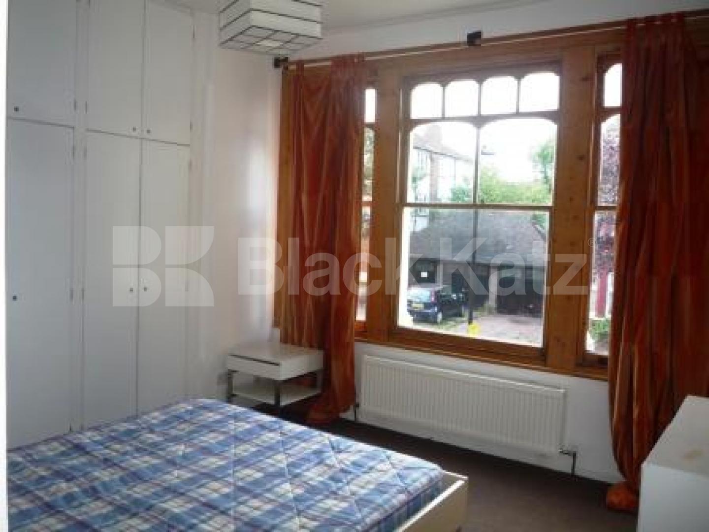 			MUST SEE!, 1 Bedroom, 1 bath, 1 reception Flat			 Donovan Avenue, MUSWELL HILL N10