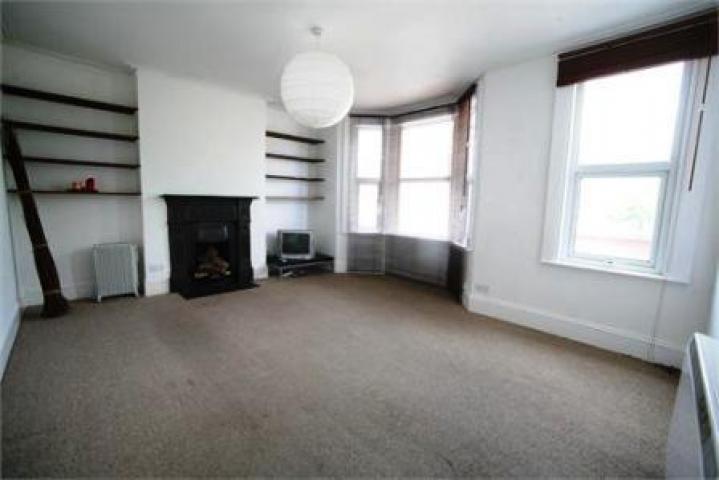 			2 Bedroom, 1 bath, 1 reception Flat			 Belton Road, WILLESDEN GREEN/DOLLIS HILL