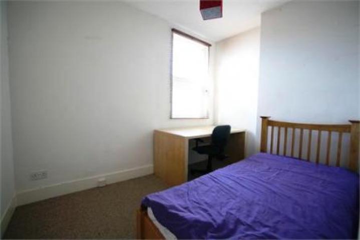 			2 Bedroom, 1 bath, 1 reception Flat			 Belton Road, WILLESDEN GREEN/DOLLIS HILL