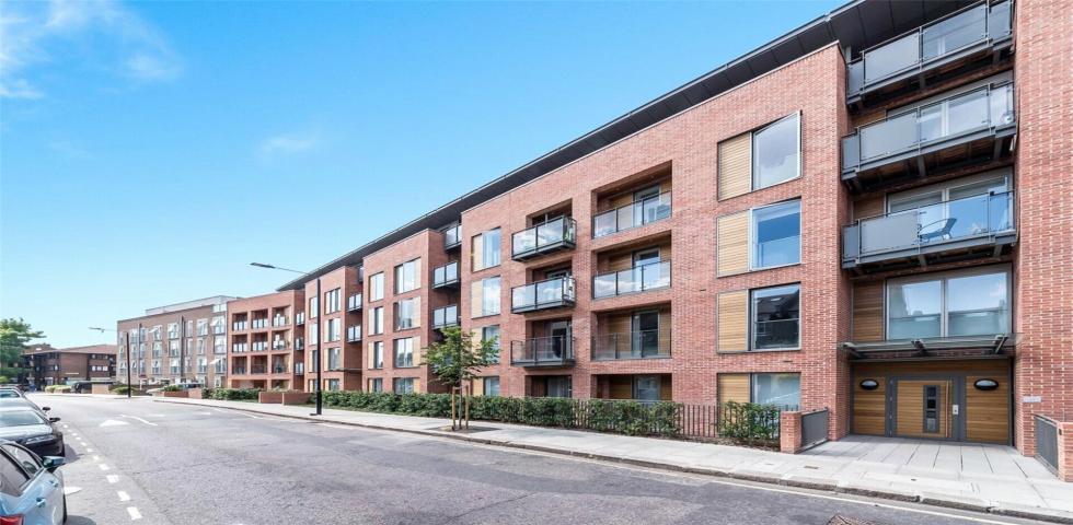 			2 Bedroom, 2 bath, 1 reception Flat			 Maygrove Road, WEST HAMPSTEAD NW6