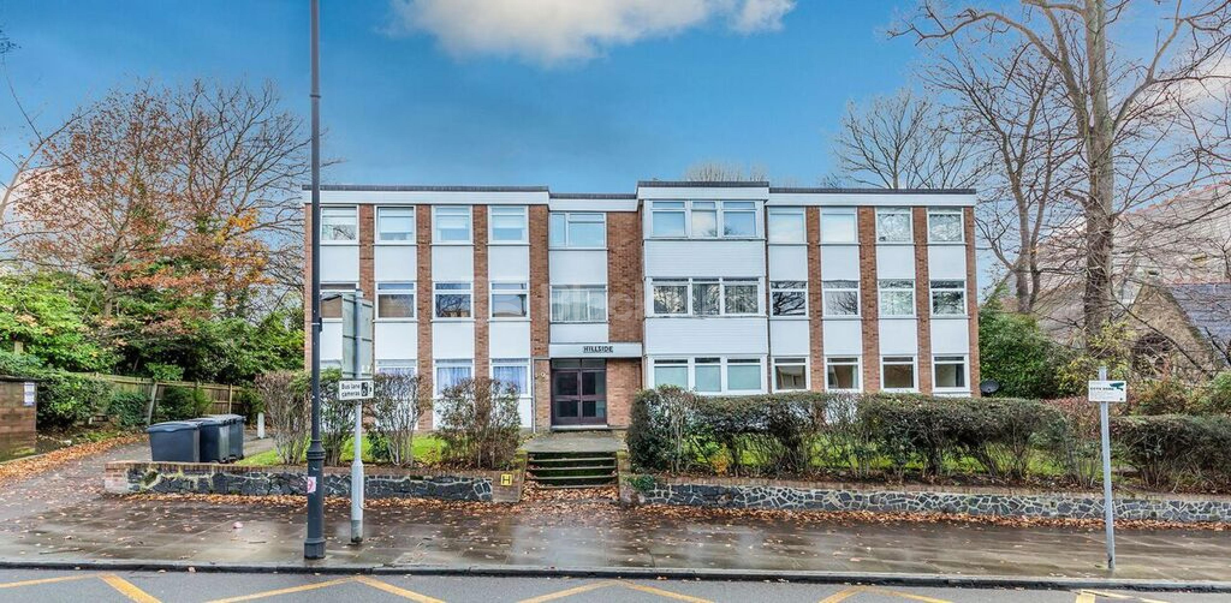 			2 Bedroom, 1 bath, 1 reception Apartment			 Crouch End Hill, Crouch End n8