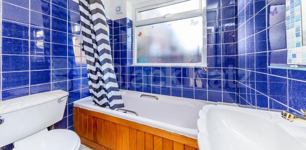 			2 bedroom with study, 2 Bedroom, 1 bath, 1 reception House			 Darwin Road , Wood Green / Noel Park