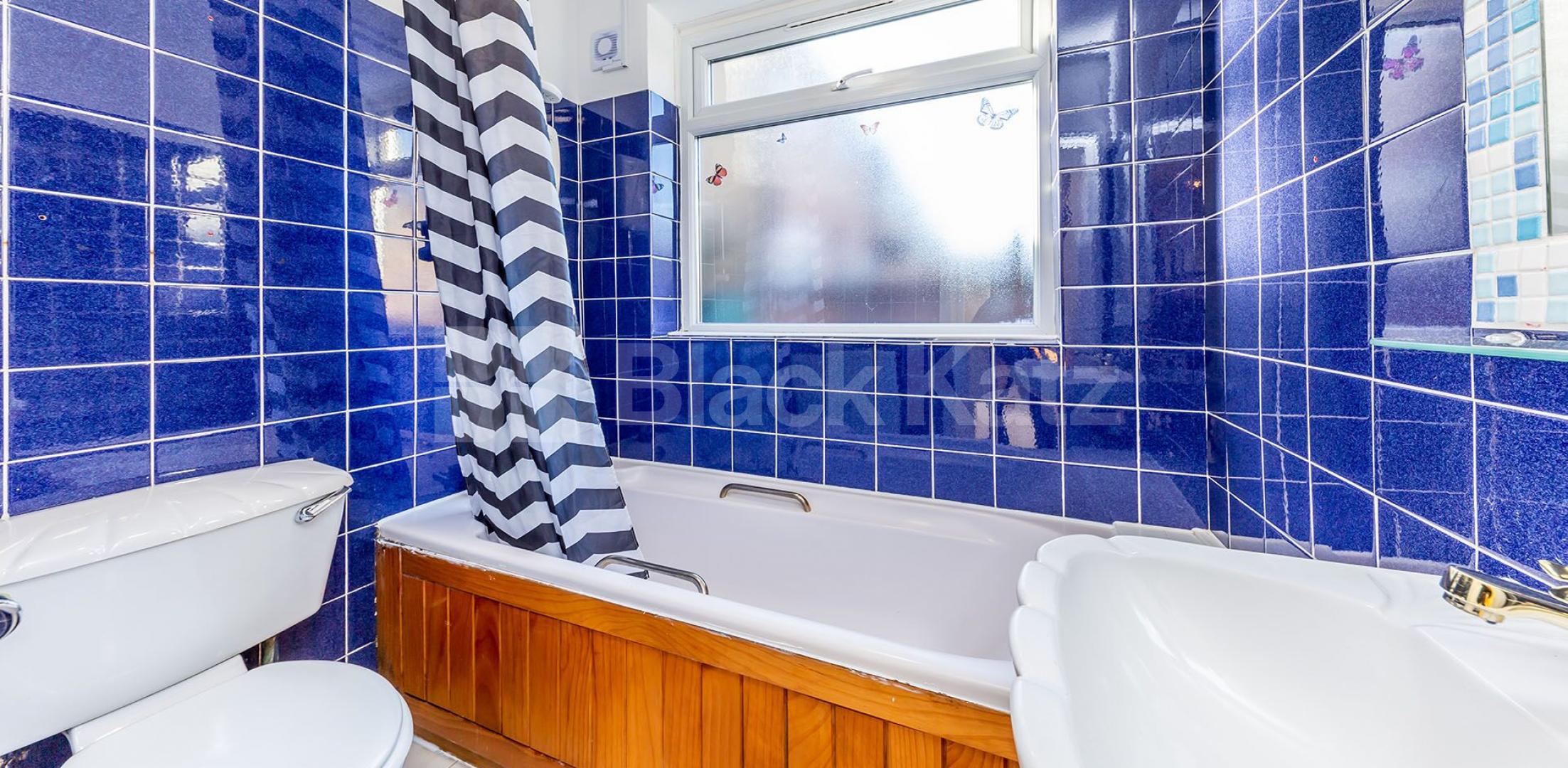 			2 bedroom house plus study, 2 Bedroom, 1 bath, 1 reception House			 Darwin Road , Wood Green / Noel Park