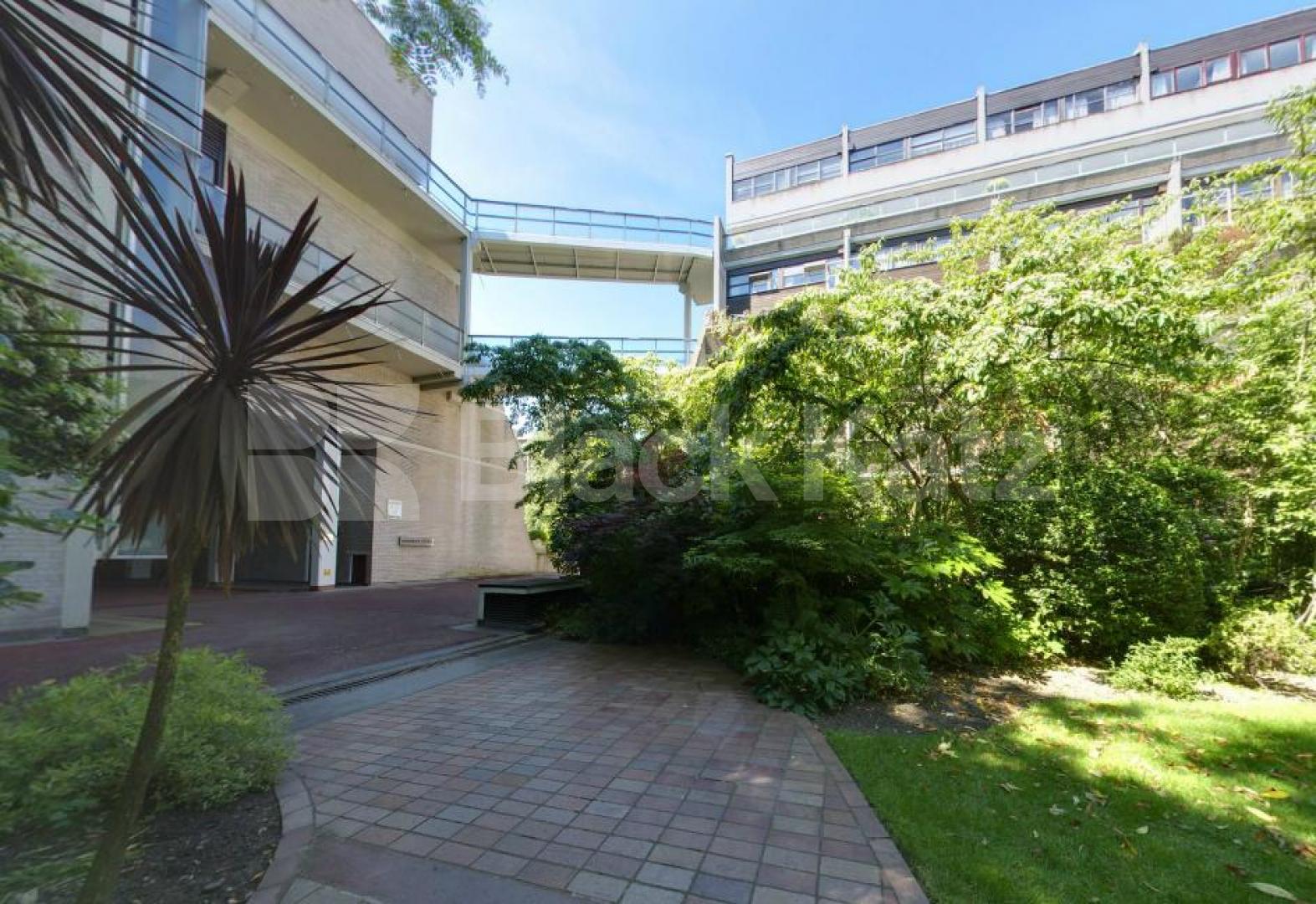 			UNDER OFFER!, 1 Bedroom, 1 bath, 1 reception Flat			 Albion street, St George's fields, Hyde park