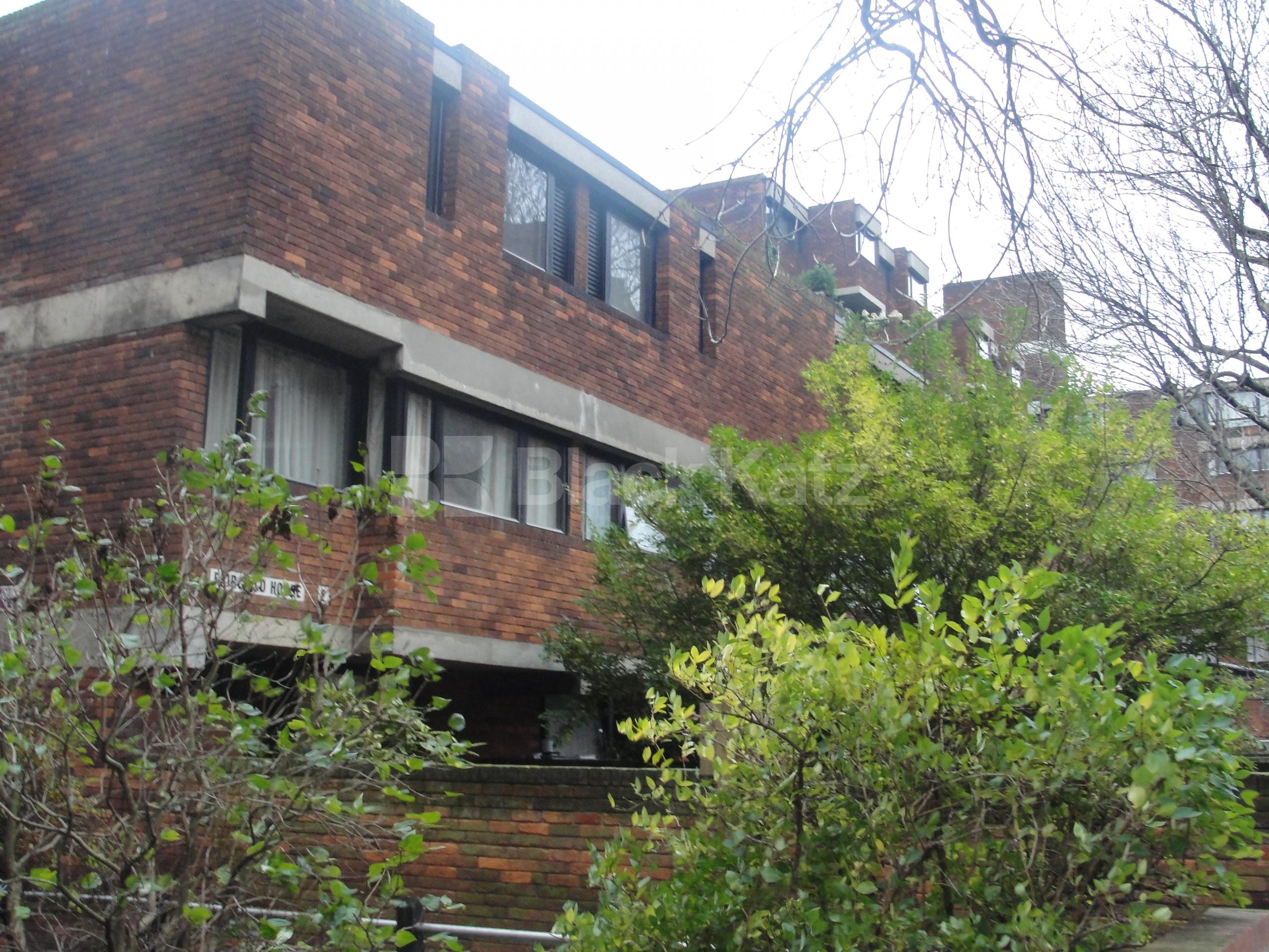 			LET , 1 Bedroom, 1 bath, 1 reception Flat			 Vauxhall Bridge Road, Pimlico SW1V