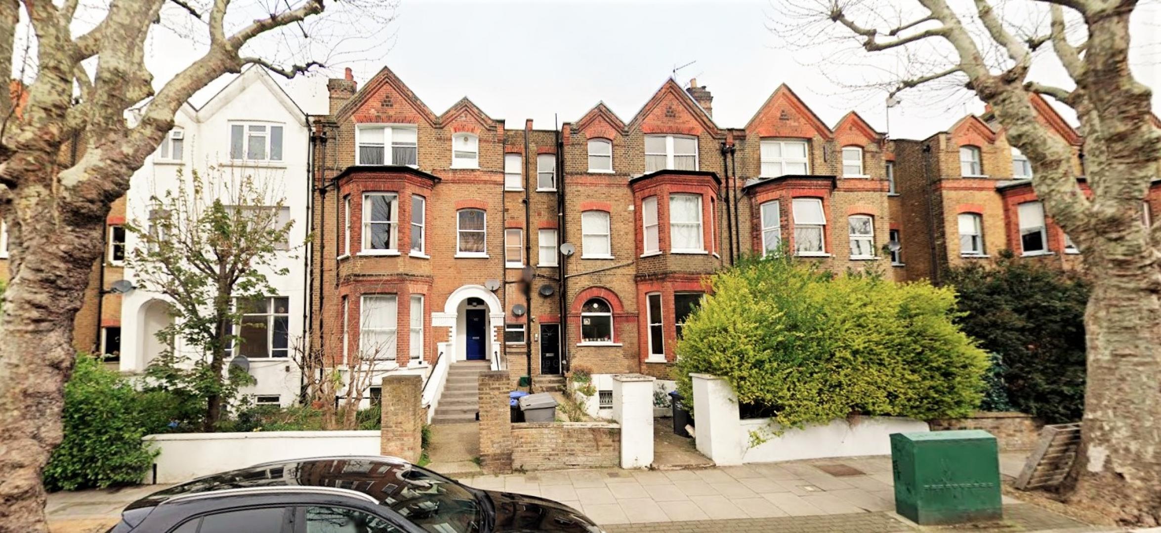 			1 Bedroom, 1 bath, 1 reception Flat			 Brondesbury Villas, QUEENS PARK
