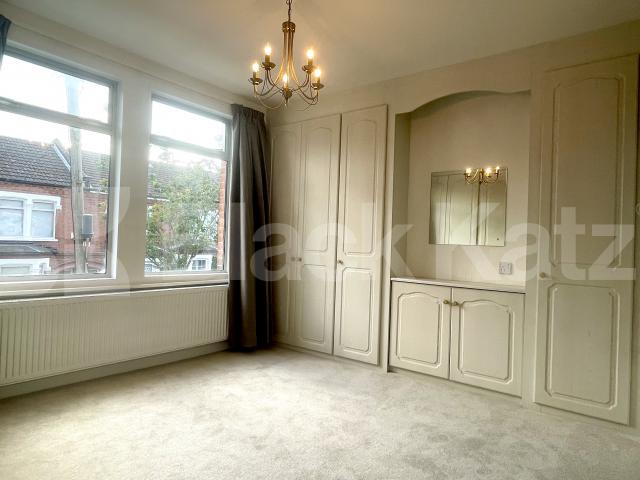 Fantastic newly refurbished 4 bed with garden mins to shops and tube to Euston Bruce Grove, Watford