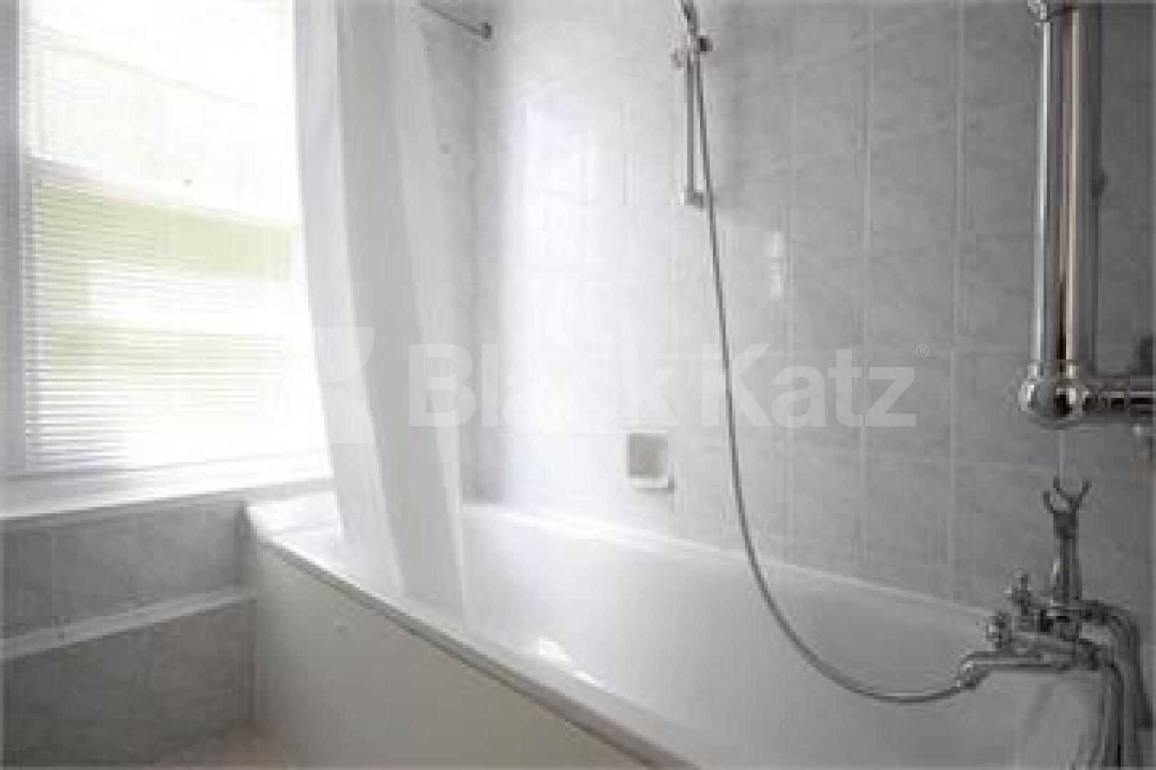 			1 BED MINUTES TO HYDE PARK!, 1 Bedroom, 1 bath, 1 reception Flat			 Stourcliffe Street, MARBLE ARCH