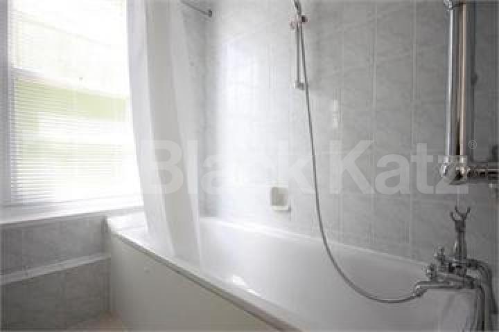 			1 BED MINUTES TO HYDE PARK!, 1 Bedroom, 1 bath, 1 reception Flat			 Stourcliffe Street, MARBLE ARCH