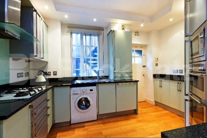 			NEW INSTRUCTION!, 4 Bedroom, 1 bath, 1 reception Flat			 Maida Vale, MAIDA VALE