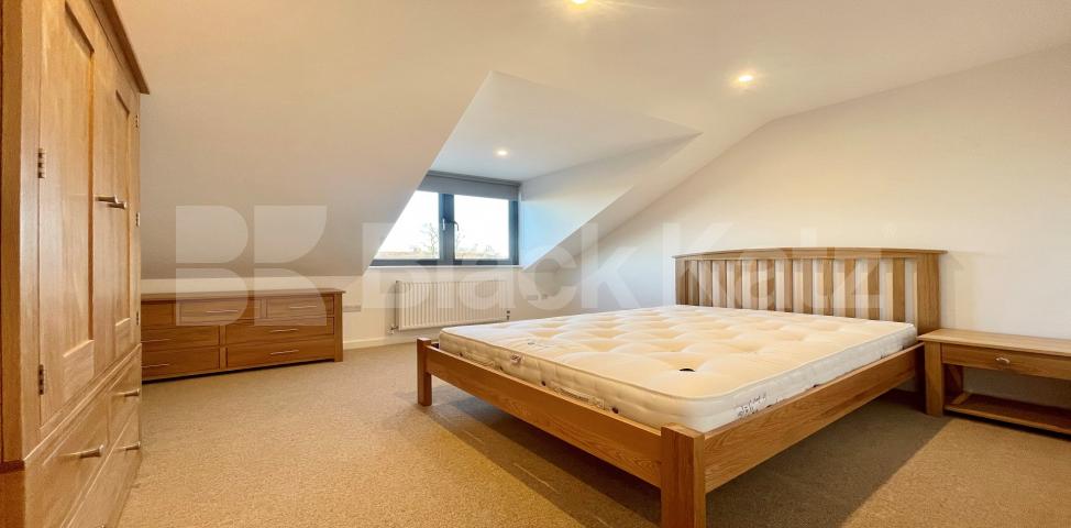 			LET, 2 Bedroom, 1 bath, 1 reception Apartment			 Brixton Road, Oval