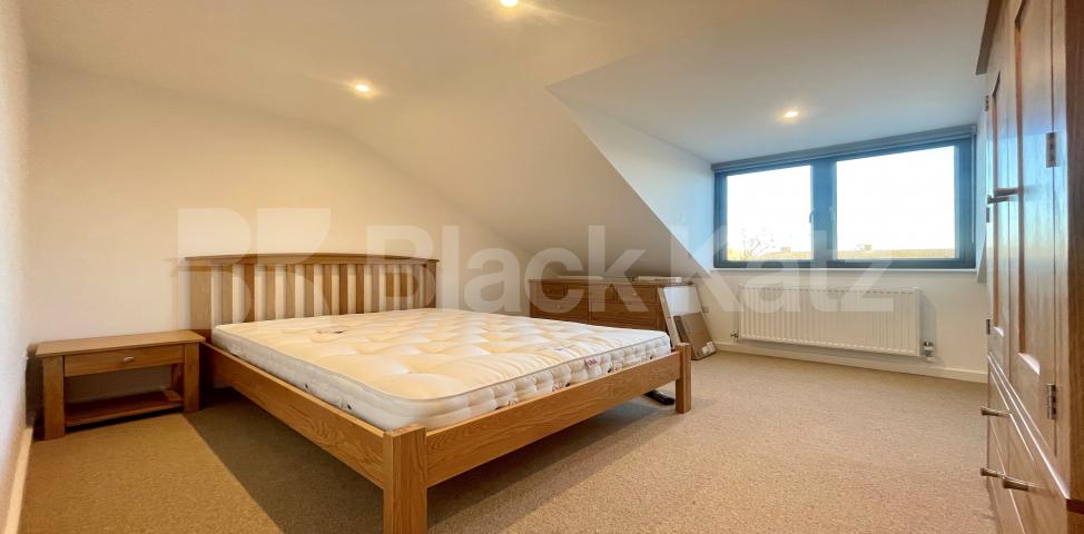 			LET, 2 Bedroom, 1 bath, 1 reception Apartment			 Brixton Road, Oval