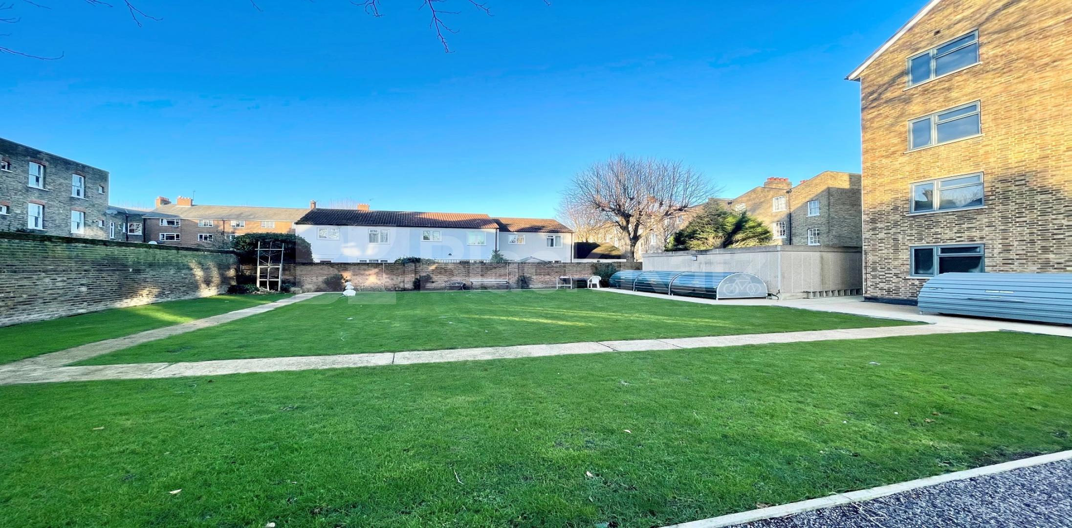 			LET, 2 Bedroom, 1 bath, 1 reception Apartment			 Brixton Road, Oval