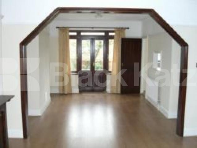 			3 Bedroom, 1 bath, 1 reception House			 Colney Hatch Lane, MUSWELL HILL N10