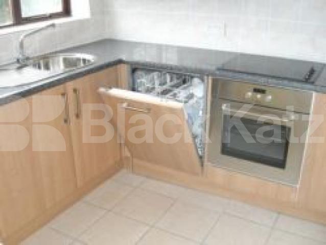 			3 Bedroom, 1 bath, 1 reception House			 Colney Hatch Lane, MUSWELL HILL N10