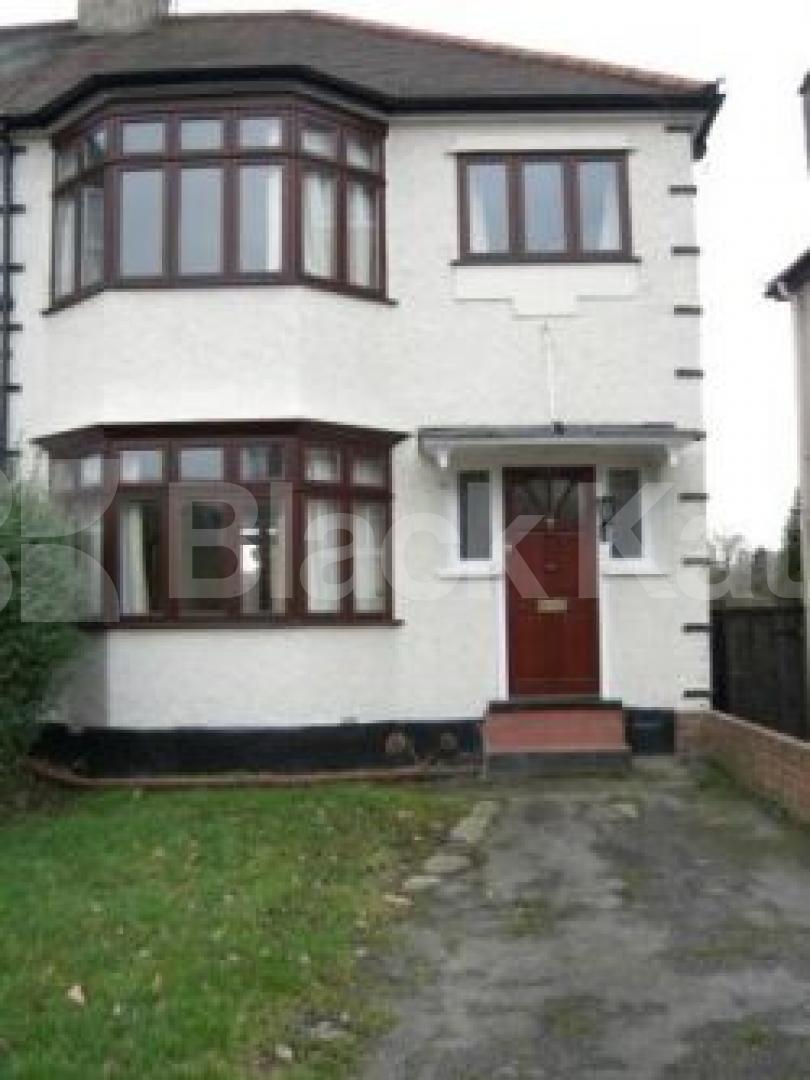 			3 Bedroom, 1 bath, 1 reception House			 Colney Hatch Lane, MUSWELL HILL N10