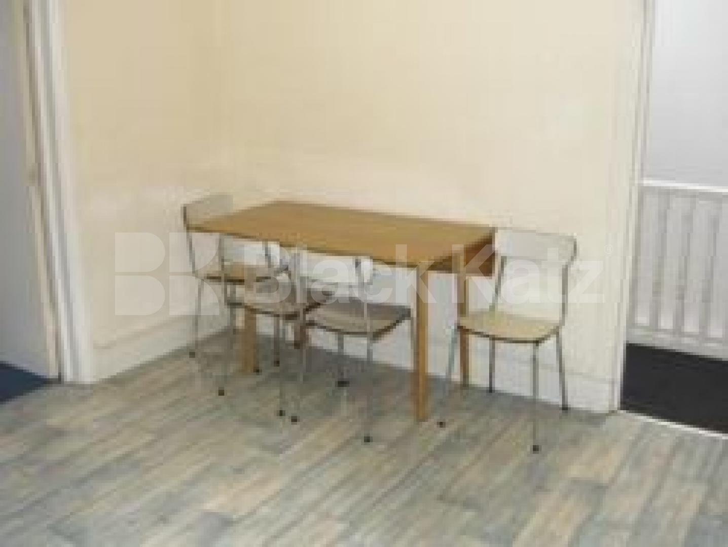 			3 Bedroom, 1 bath, 1 reception Flat			 Fairfield Gardens, CROUCH END N8