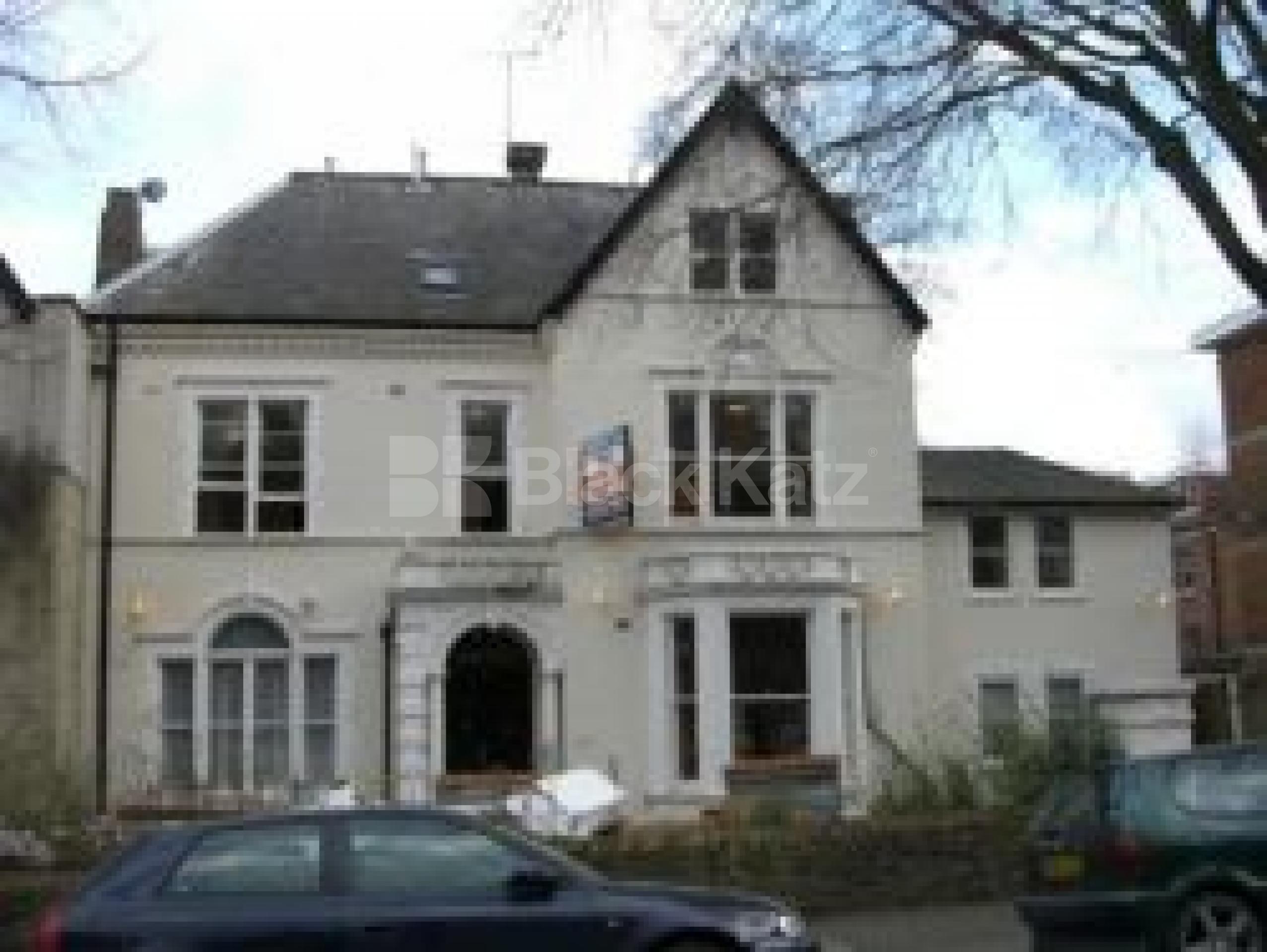 			Studio Apartment, 1 bath, 1 reception Studio			 Waverley Roadx2, CROUCH END N8 n8